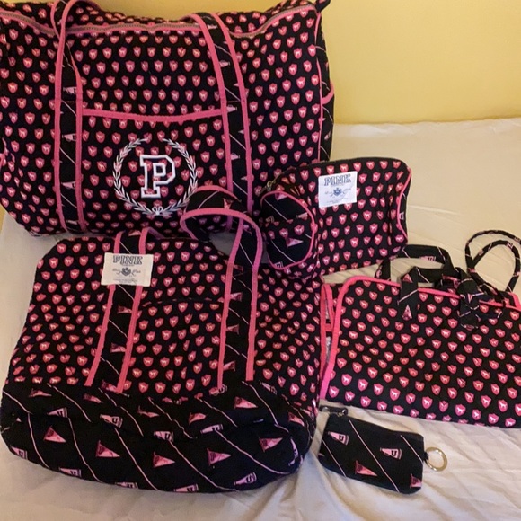 VS Pink Duffle Bag - Picture 11 of 13